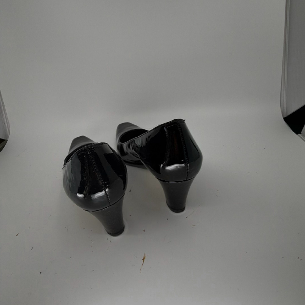 Vaneli Vidor Black Patent Leather 8.5 N Pump - Picture 4 of 8
